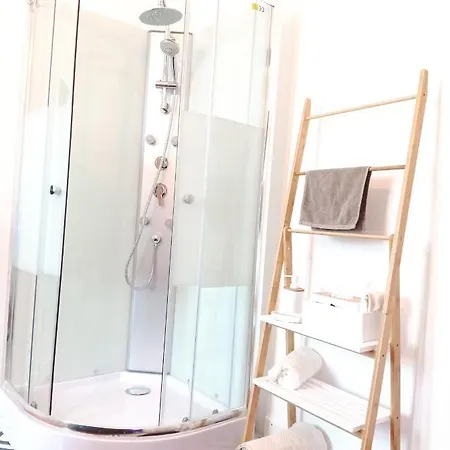 Irziana - Au Jardin D'henriville 3*