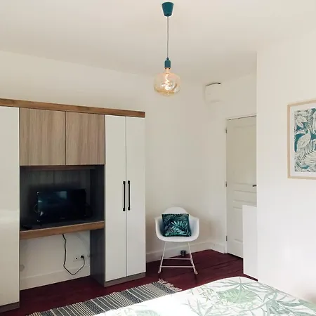 Πανσιόν Irziana - Au Jardin D'henriville