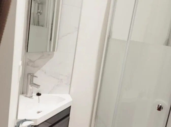 Guest house Irziana - Au Jardin D'henriville 3*